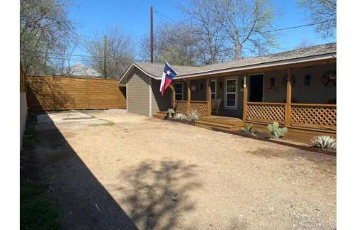 Stockyards-Walk 1 Block to StockYards-Cowboy Cabin - Photo 22