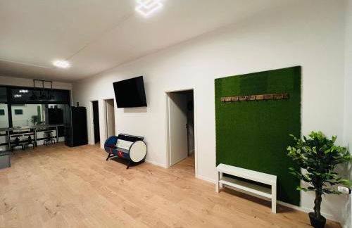 Big Apartment l 18 Beds l Free Parking l WiFi l - Photo 6