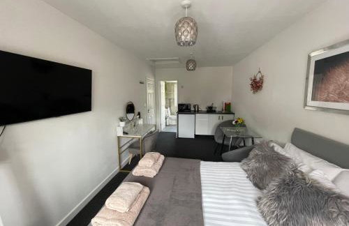 Large Stylish 2 Bedroom Apartment Stevenage Sleep 6 - Foto 25