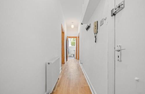 Modern Holyrood 1 Bedroom Apartment - Edinburgh - Photo 16