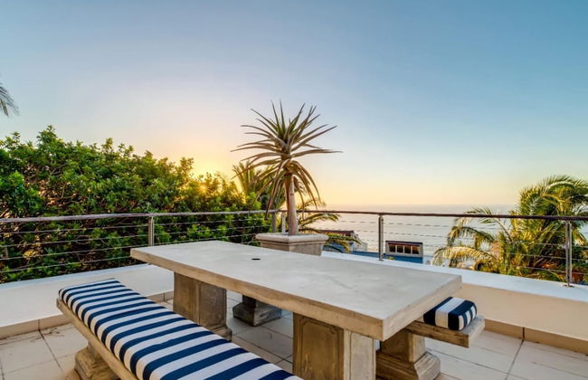 Immaculate Camps Bay Villa w Jacuzzi Views Pool Villa Grenache - Photo 8