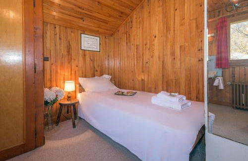 MontBlanc Alpine Ski & Sauna Retreat - Happy Rentals - Photo 25