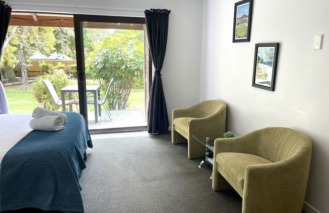 Motuoapa Bay Chalets - Photo 14