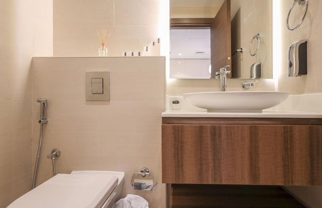 Elite LUX Holiday Homes - Captivating 1BR Apt Games Pool Gym in Arjan Dubai - Photo 17