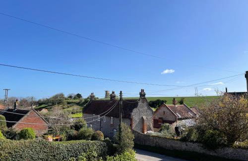 Bramblebee Cottage Salthouse - Photo 24