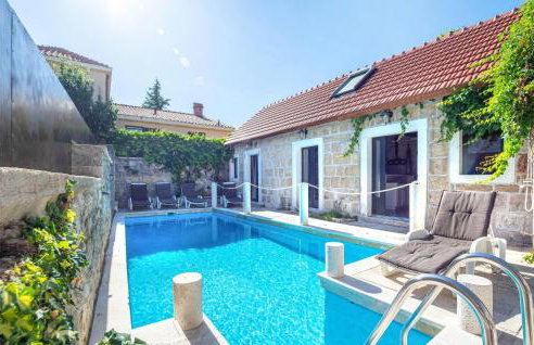 Gorgeous Home In Sinj - Foto 1