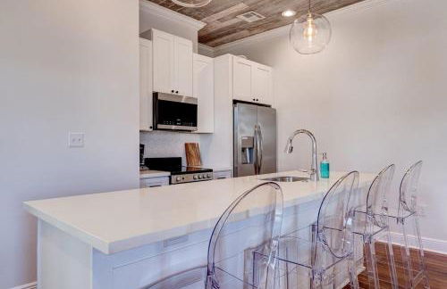 Spring Festival Stay Mid-City w Pool Balcony - Foto 14