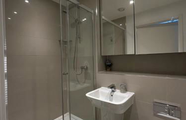 Modern 2-Bedroom Flat Near Wembley - 9 Minutes from Park Royal Station - Foto 26