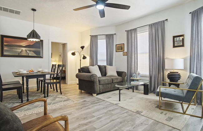 3-story 6-bedroom 4 Bathrooms 3min-asian Dist - Photo 73