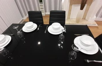 Ladbury House in Walsall near M6, Walsall Uni and Hospital, with free parking and easy access to Birmingham city centre and West Bromwich, only 20 mins to NEC and Birmingham airport, 15 mins to Villa Park, Great for contractors! - Foto 39