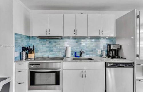 WOW! Best Location! Best Unit! New Renovated South Beach Ocean Front - Foto 7