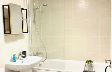 Stylish 3 Bed Semi Trentham Stoke on Trent - Foto 28