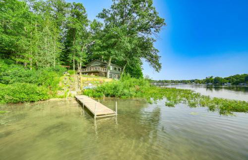 Private Island Home in Belding with Dock and Grill! - Foto 2