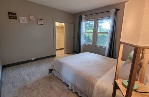 Cozy Cottages across from the Food Trucks of Aloha mall - Foto 38