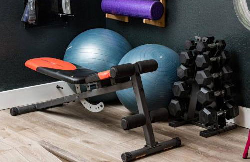 Wild West Disco Haus 2! New Hot Tub, Patio + Gym - Foto 48