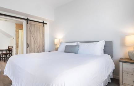 Oceanfront 2BR Rooftop Deck Beach Access Strand Way B - Photo 12