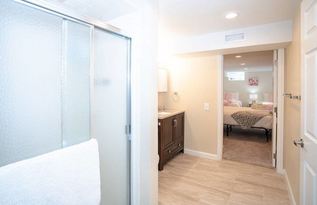 The Meadowlark Manor Spacious Backyard & Hot Tub - Photo 12