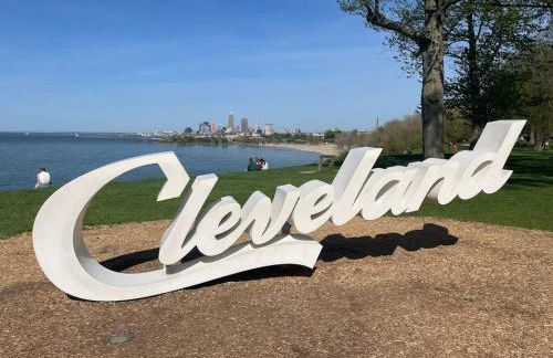 Large Remodeled 4 Bedroom Only 7 Minutes to Downtown - Foto 39