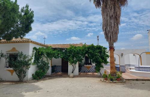 Cortijo Las Cruces Guillena - Sevilla - Foto 1