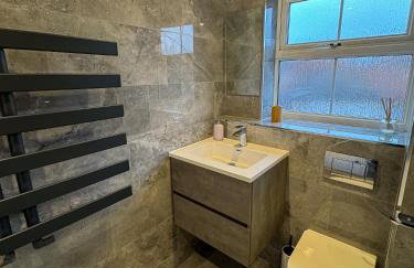 Lux House, Jennett's Park - Photo 4