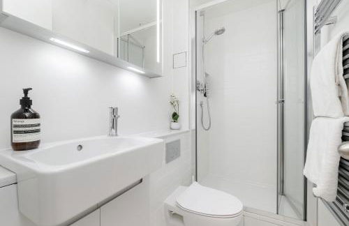 Luxury Central Mayfair Townhouse with AC 3BR 3BA - Foto 32