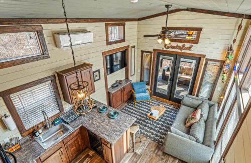 River Cabin - Fire Pit, Kayaks, Games, Dog Park - Foto 38