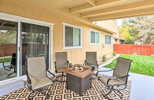 Relax Fireside and Play Pool! Home 4 Mi to Dtwn Reno - Foto 5