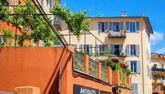 Studio rénové climatisé tout confort - Lit Queen size - emplacement idéal près des plages - Foto 2