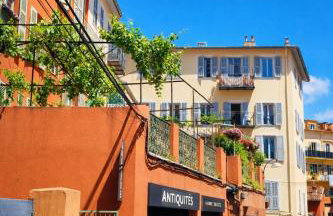 Studio rénové climatisé tout confort - Lit Queen size - emplacement idéal près des plages - Foto 2