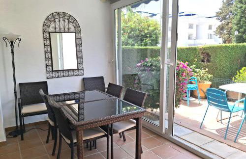 2 Bed Garden Apartment Benavista Direct Pool Access Walk to Golf, Tennis & Amenities - Photo 23
