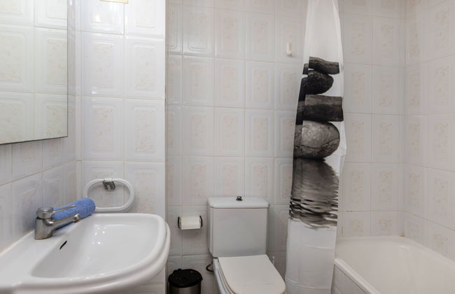 Apartment in Salou with swimming pool and terrace - Photo 15