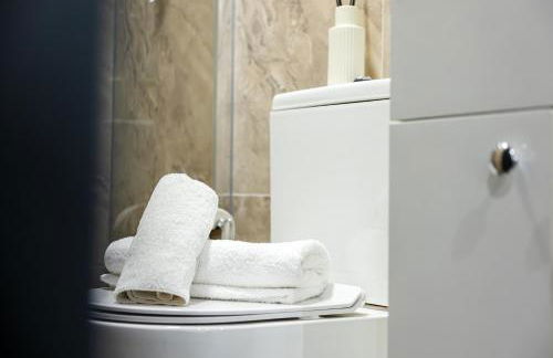 ROOMS NEAR ME - Entire Apartment none sharing, kitchen, bathroom and nearby parking - Foto 37