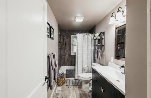 Spacious & Updated MQT Home - HotTub - Backyard - Foto 4