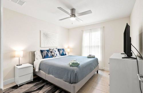 Newley Built Oasis Heated Pool Waterfront retreat - Foto 23