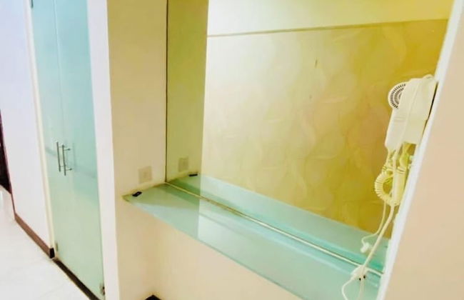 Peninsula Residents All Suite - Photo 13