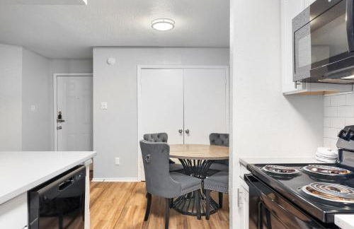 Furnished Apartments in University Hills - Foto 22