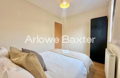 Modern 4-Bedroom House, Families and Contractors - Foto 12