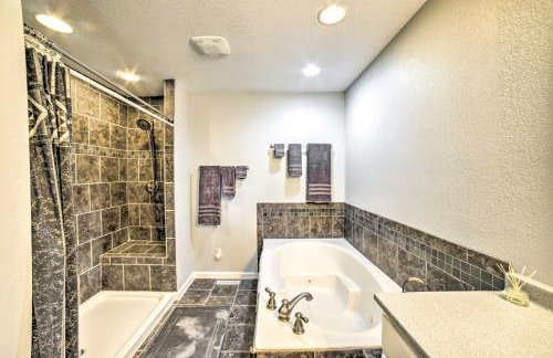 Bloomington Family Home - Private Deck and Yard - Foto 14