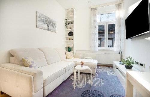 BlueDahlia Apartment - 4-min Walk to Main Station - Zagreb Donji grad - Photo 37