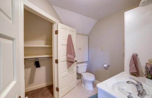 Jackson Lakefront Getaway w/ Balcony, Dock Access - Foto 16