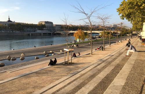 Lost inn Lyon Part dieu -Entre centre ville et gare part dieu -Netflix - Foto 28