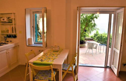 Elegante villa panoramica con giardino e idromassaggio a 10 minuti dal mare - Foto 40