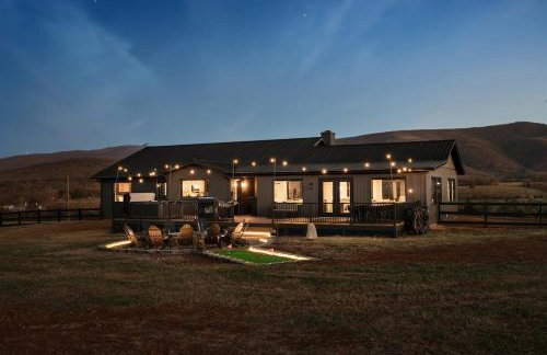 Luxe, Mountain VIEWS, Sauna, HotTub, Pups - Foto 22