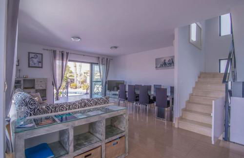 Villa moderna con piscina - Photo 9