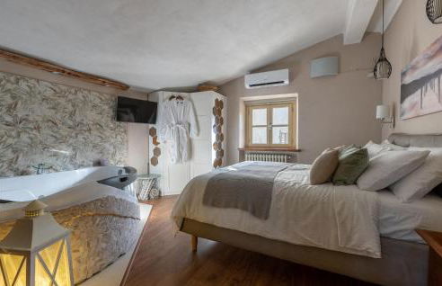 Stunning Home In Capannori With Jacuzzi - Foto 6