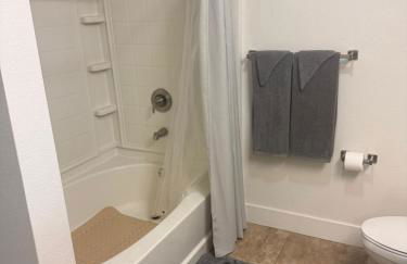 Villa Marina - AMAZING Modern, Spacious, Stylish 2 Master Suites in CENTRAL Marina Del Rey - Photo 49