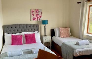 Apartment 14 - Photo 17