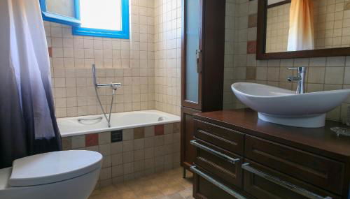 Vicky's Studios - Photo 4