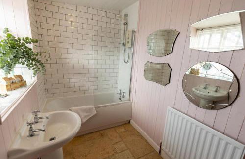 Church Cottage by Coast & Country Stays - Foto 18