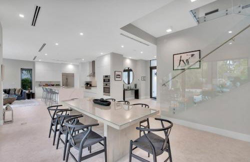 Villa in Coral Gables with Pool Jacuzzi Game Room - Foto 33